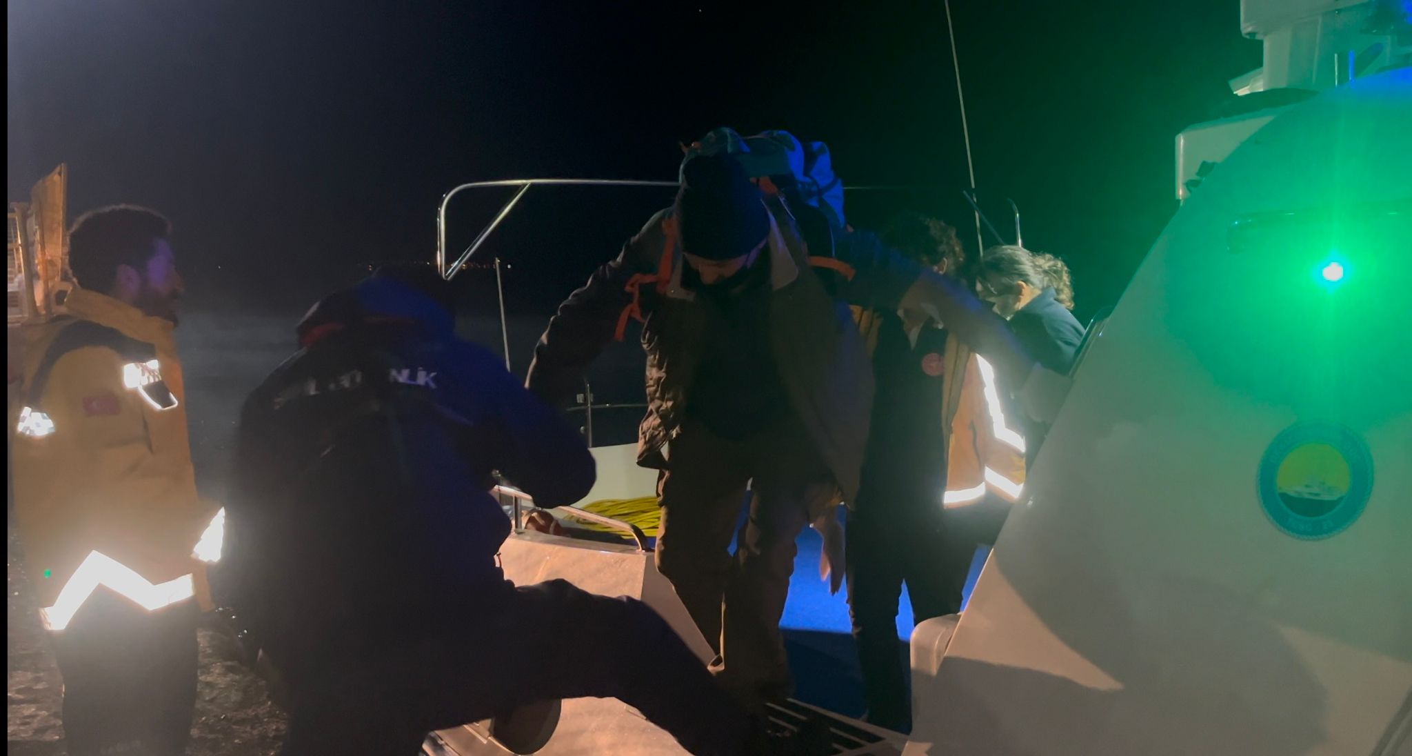 Ticari gemide rahatsızlanan bir kişi sahil güvenlik ekiplerince tahliye edildi