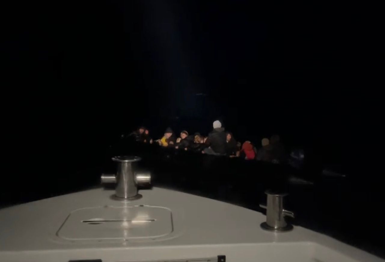 Ayvacık açıklarında 26 kaçak göçmen kurtarıldı