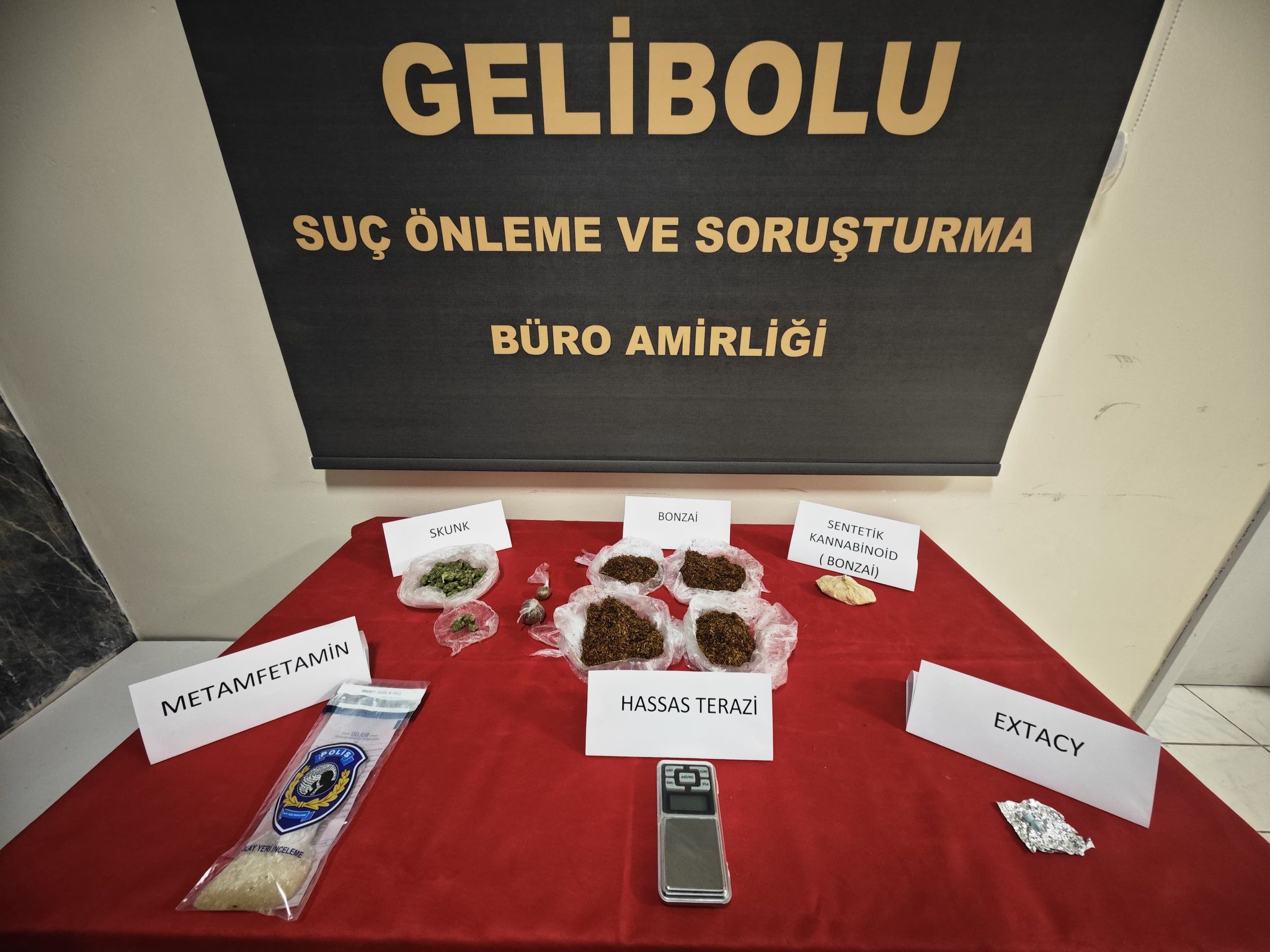 Gelibolu’da uyuşturucu operasyonu: 2 gözaltı