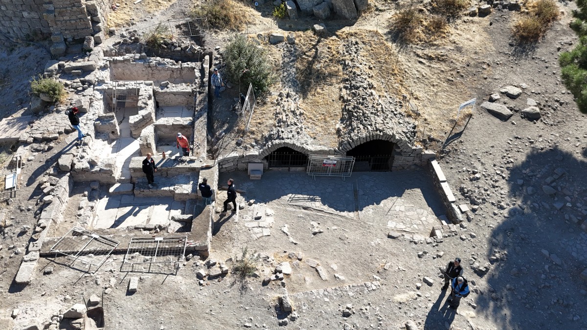 Assos Kazılarında Osmanlı Dönemine Ait Hamam Bulundu