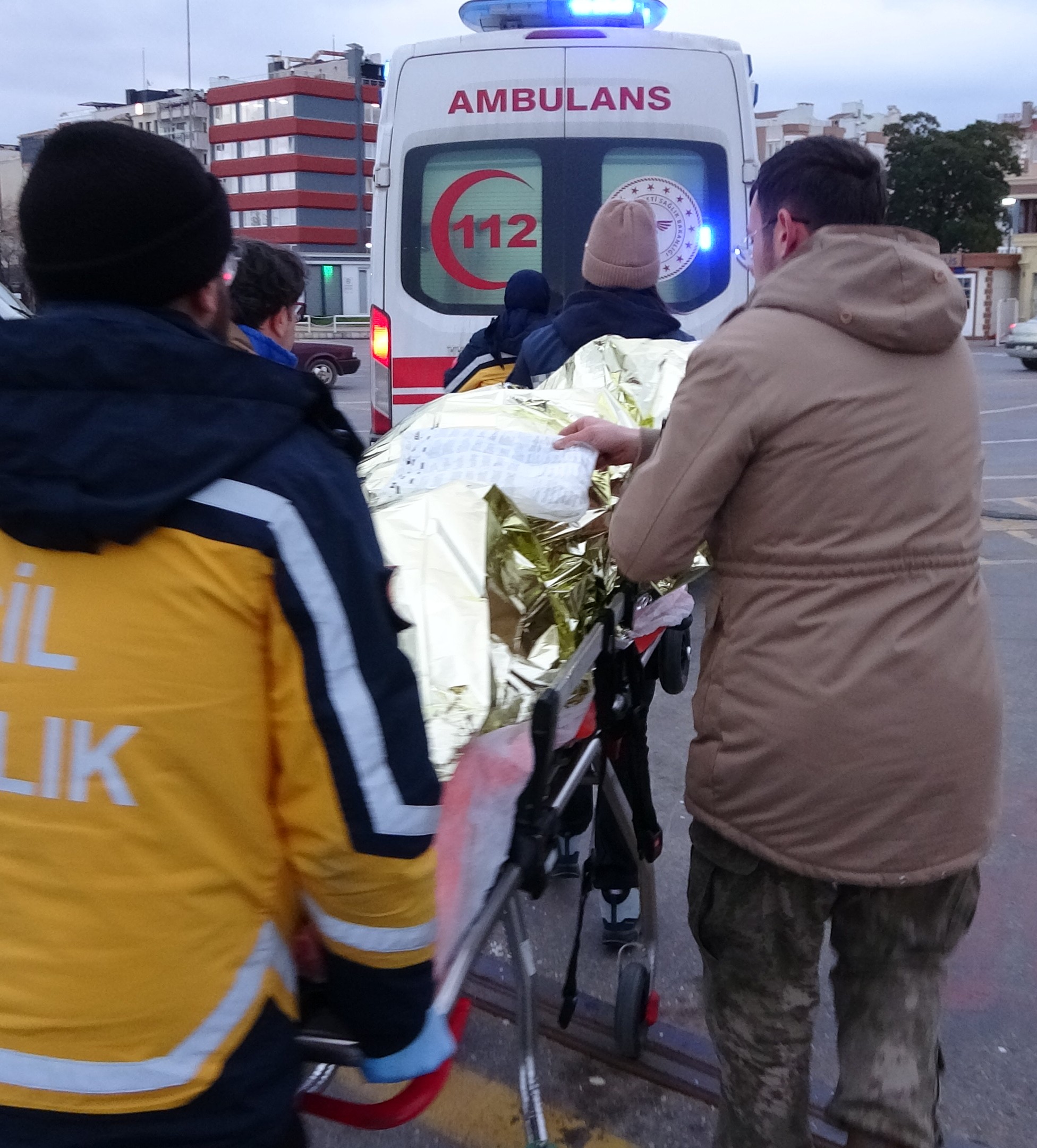 Feribottan düşen şahsı Gestaş ekipleri kurtardı