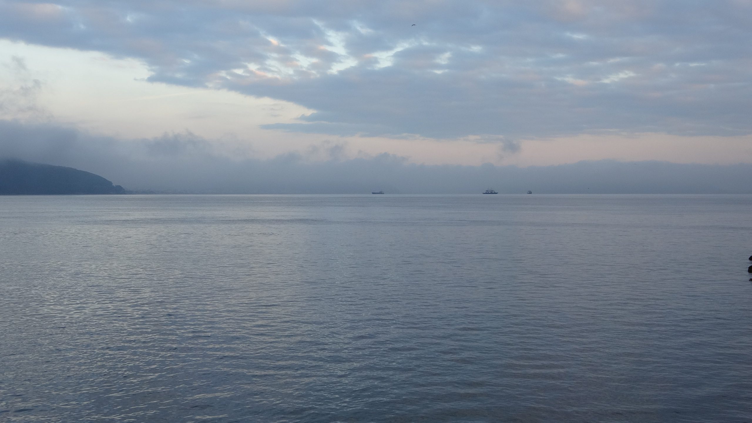 Çanakkale Boğazı sis nedeniyle kapatıldı