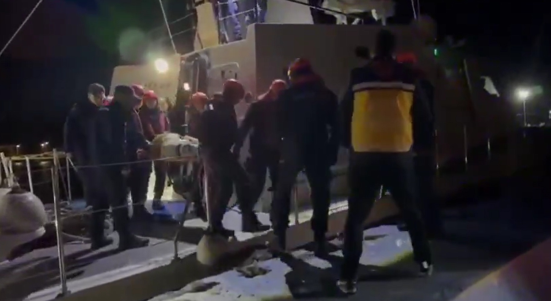 Gökçeada’da rahatsızlanan hasta Sahil Güvenlik botu ile tahliye edildi