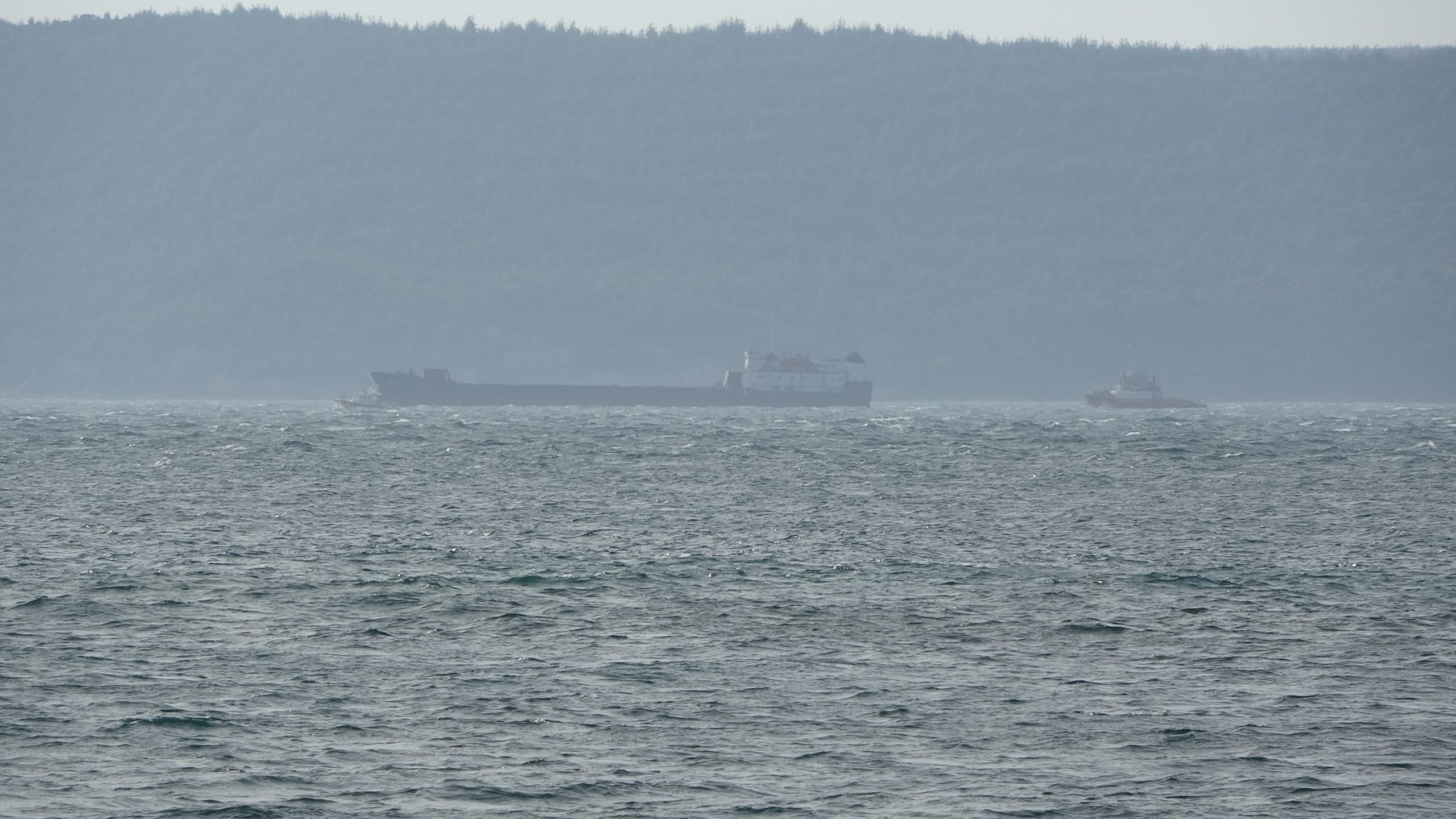 Çanakkale Boğazı’nda makine arızası yapan gemi Karanlık limana demirletildi