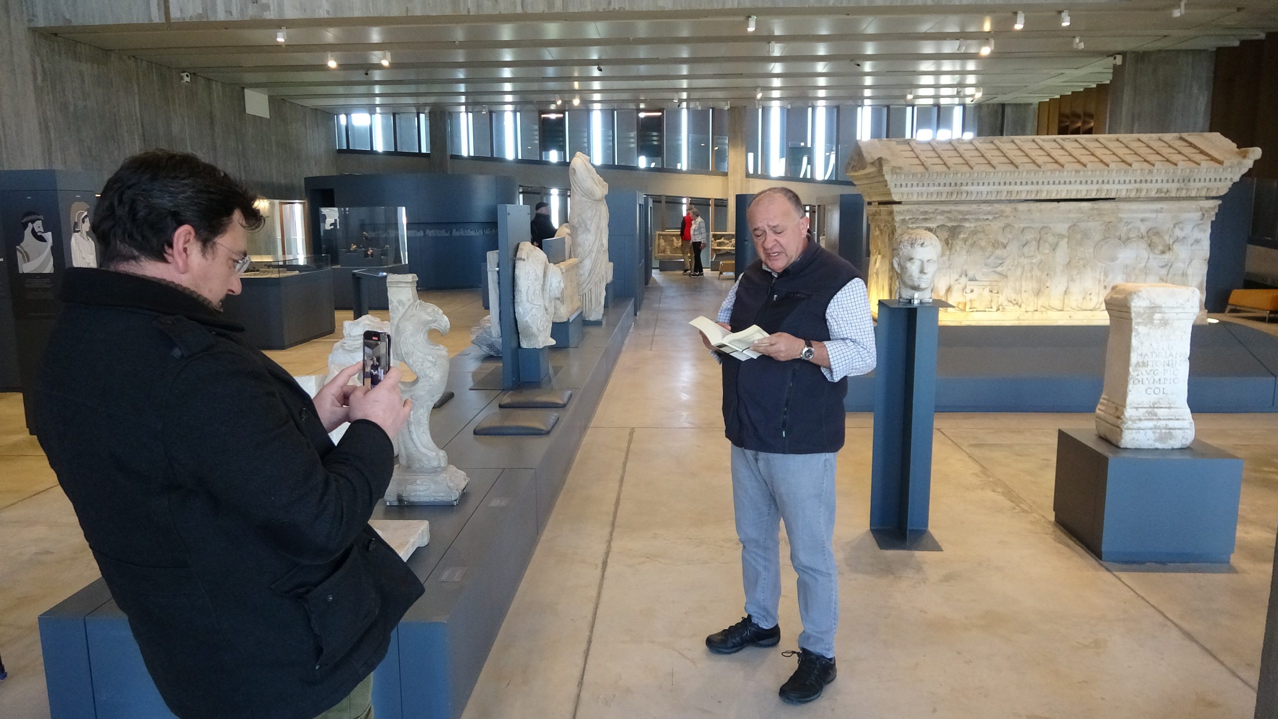 Dünya şiir gününde Troya Müzesi’nde gün boyunca İlyada eseri seslendirildi