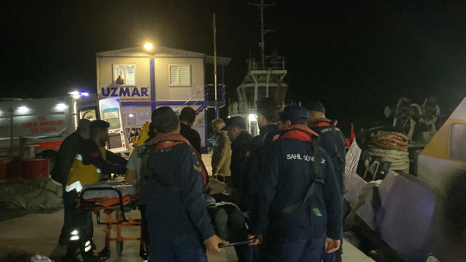 Bozcaada Göğüs Kafesi Kemiği Kırığı hasta Sahil Güvenlik ekiplerince tahliye edildi