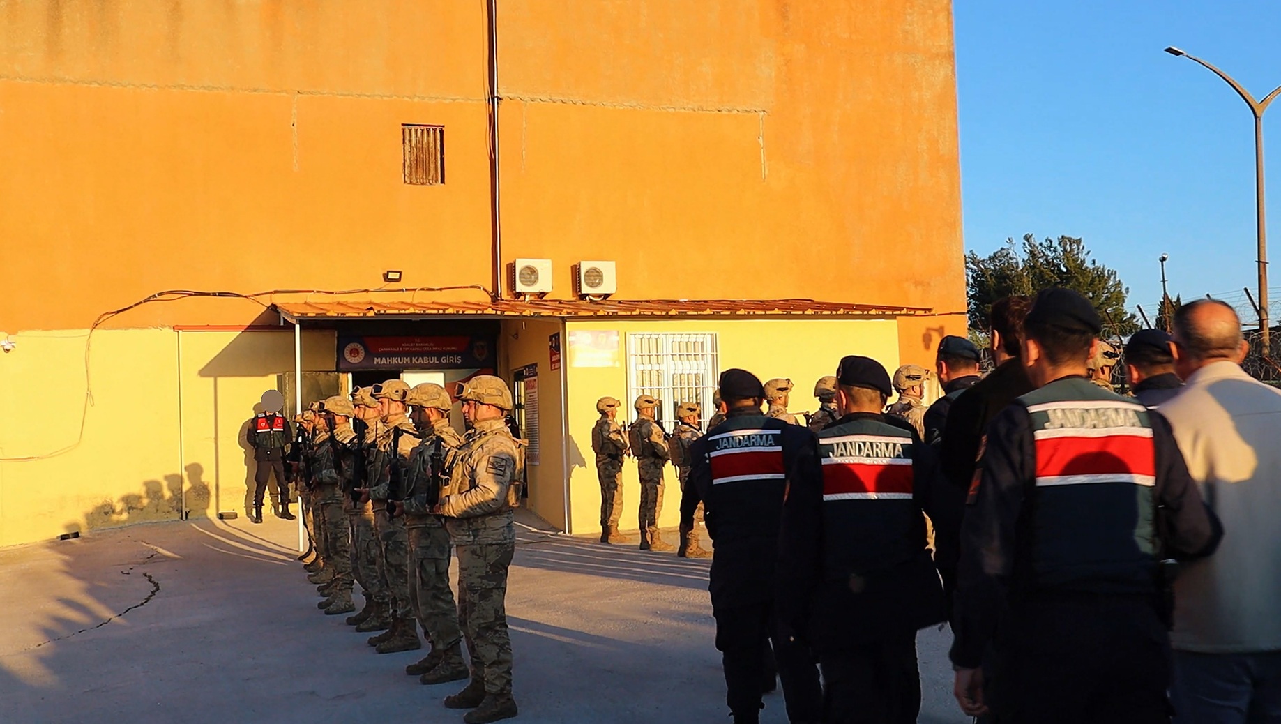 Çanakkale’de tefeci operasyonunda 7 şüpheli tutuklandı