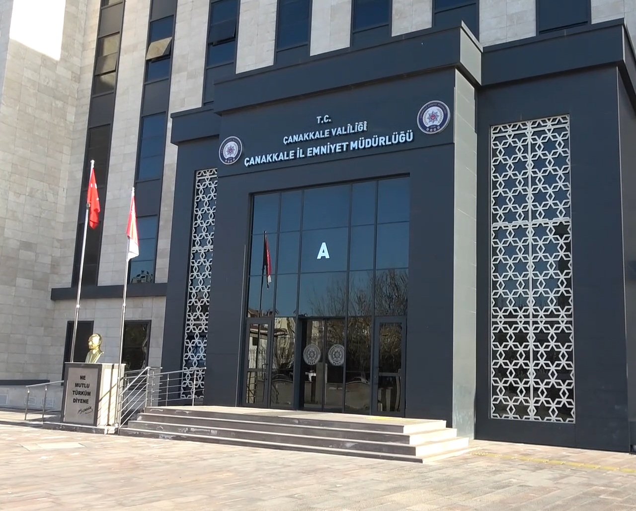 Çanakkale’de 11 kaçak göçmen yakalandı, 3 göçmen kaçakçısı tutuklandı