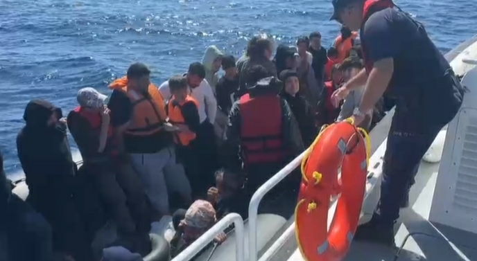 Ayvacık açıklarında 39 kaçak göçmen kurtarıldı