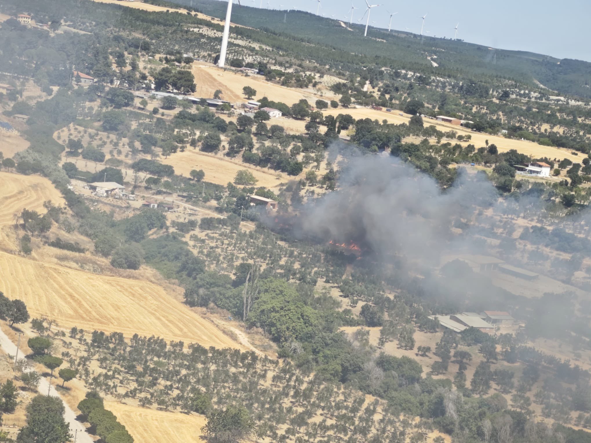 Çanakkale’de tarım arazilerinde çıkan yangın kontrol altına alındı