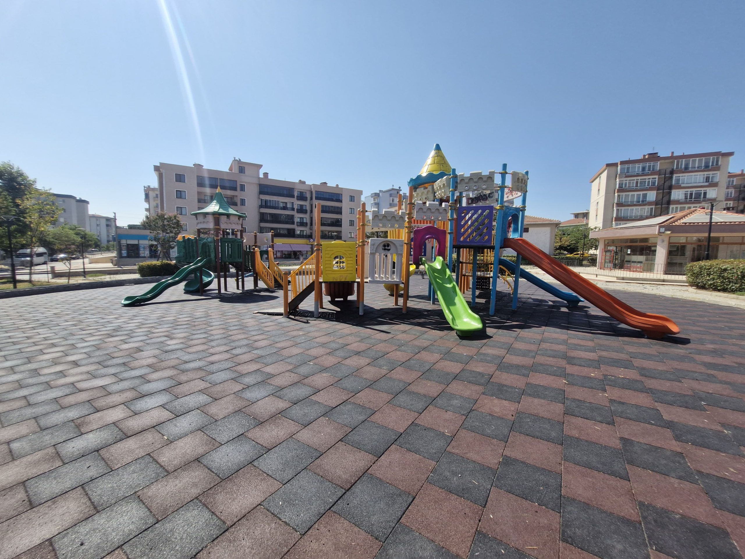 Esen Park’ta Zemin Yenileme Çalışmaları Tamamlandı