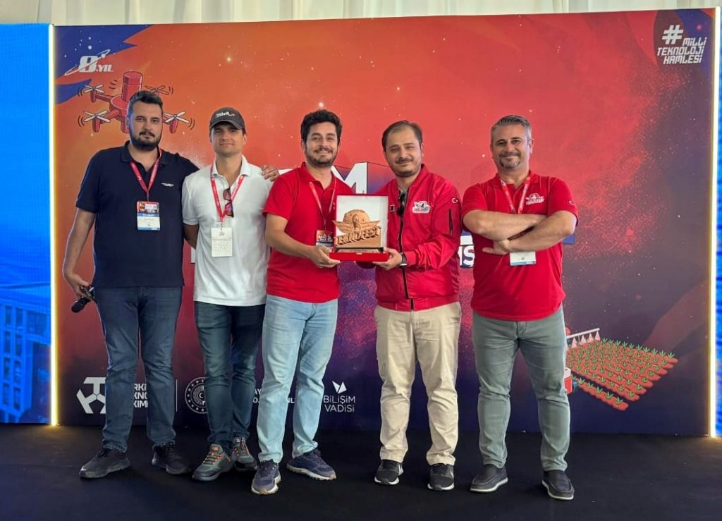 ÇOMÜ AgriDetect Takımı Teknofest 2025’ten Çifte Ödülle Döndü