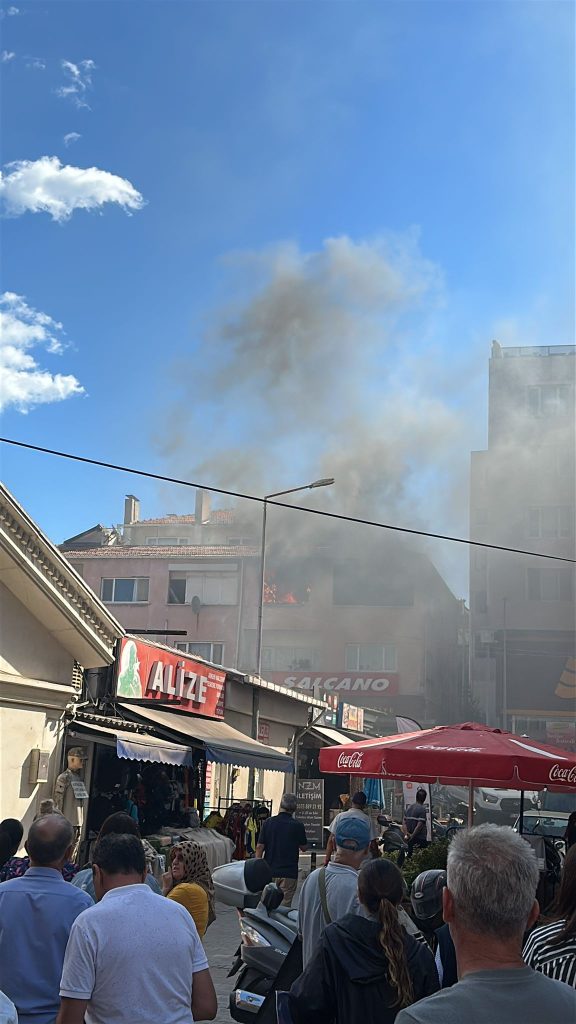 Çanakkale’de yanan ev kullanılamaz hale geldi