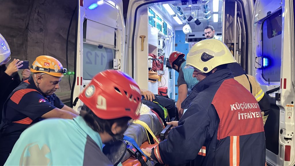 Troya Tüneli’nde trafik kazası tatbikatı yapıldı