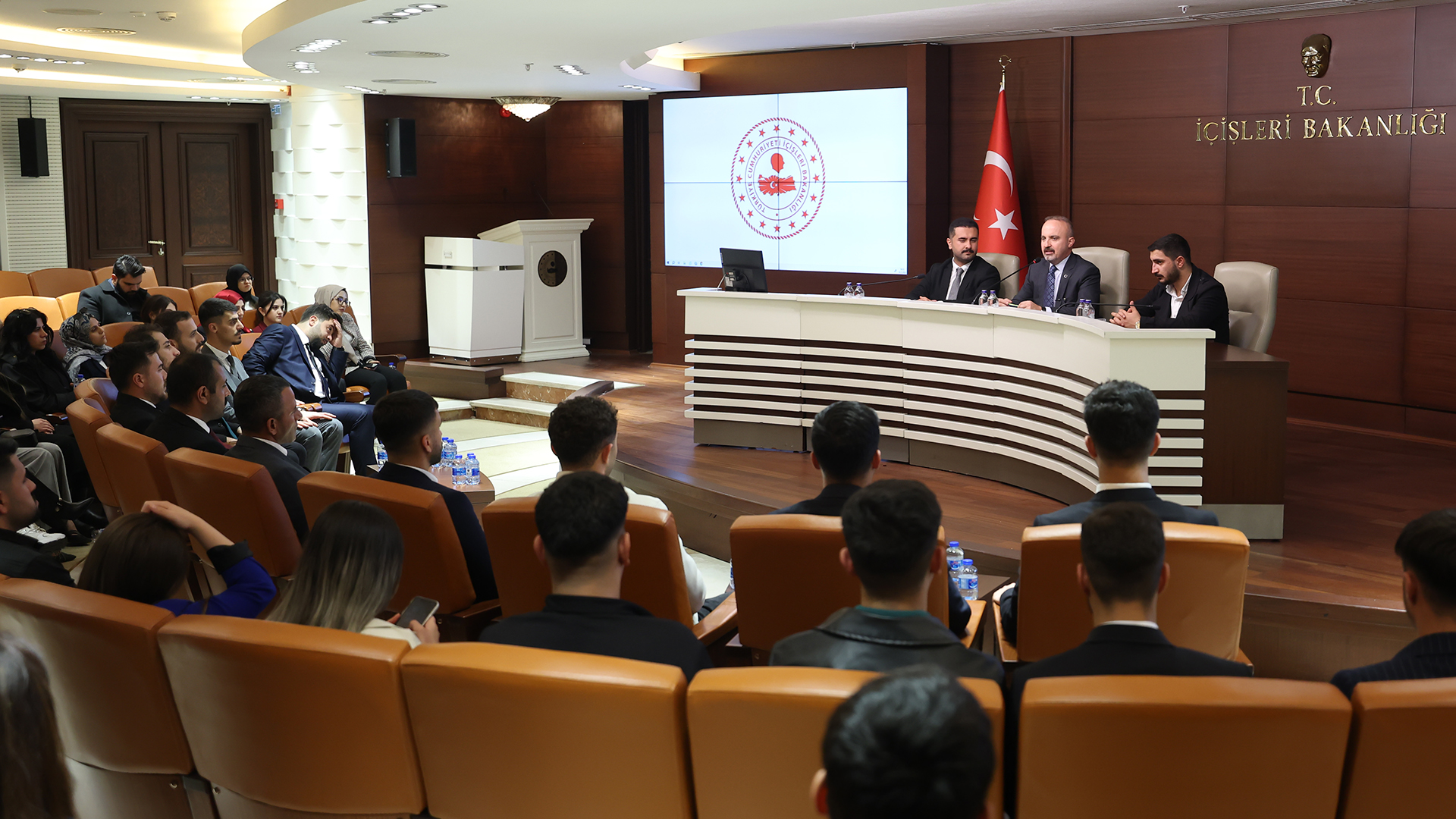 TERÖRSÜZ TÜRKİYE EN ÇOK GENÇLER İÇ LAZIM