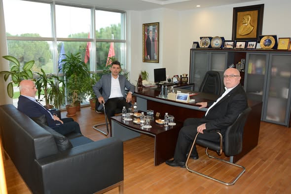 Çanakkale Ticaret Borsası’nı ziyaret etti.