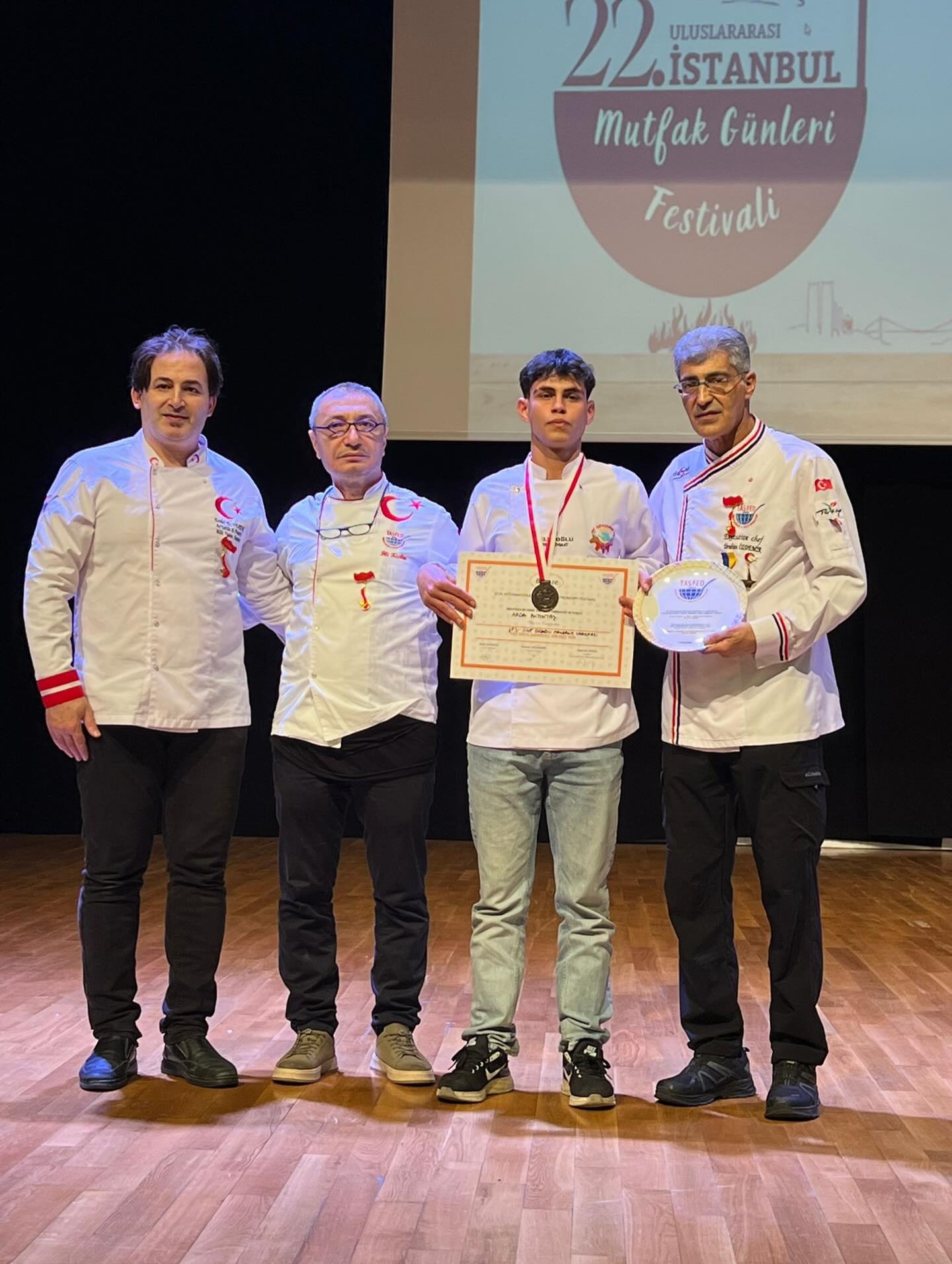 1 Altın, 3 Gümüş ve 1 Bronz madalya