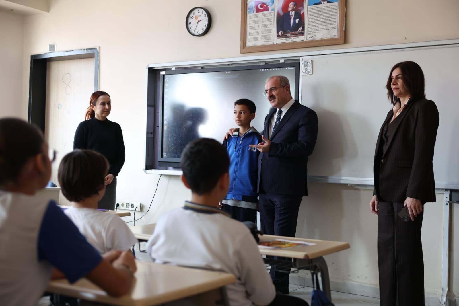 Vali Toraman’dan okullara ziyaret