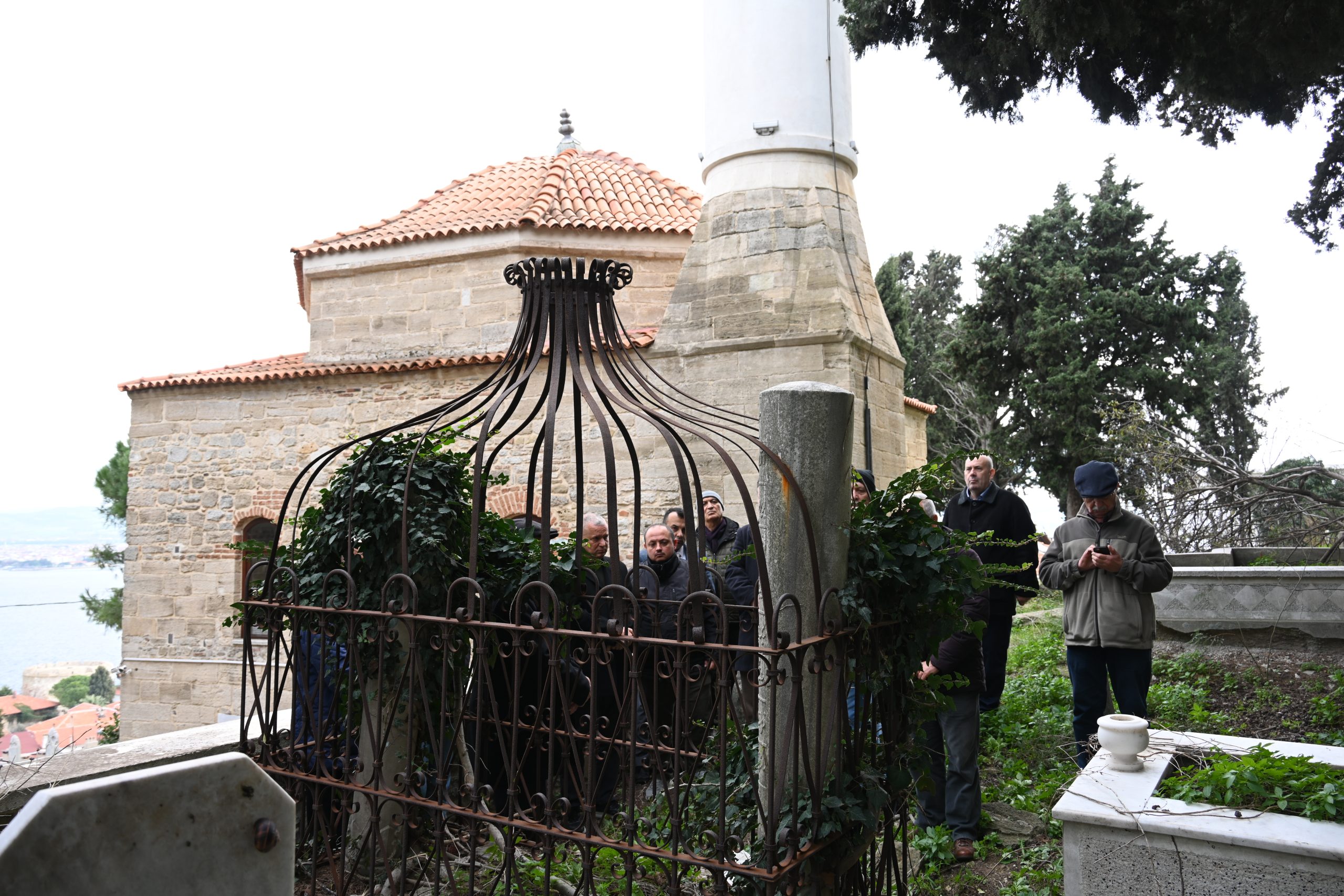 Kabrine ulaşılan Necip Paşa anıldı