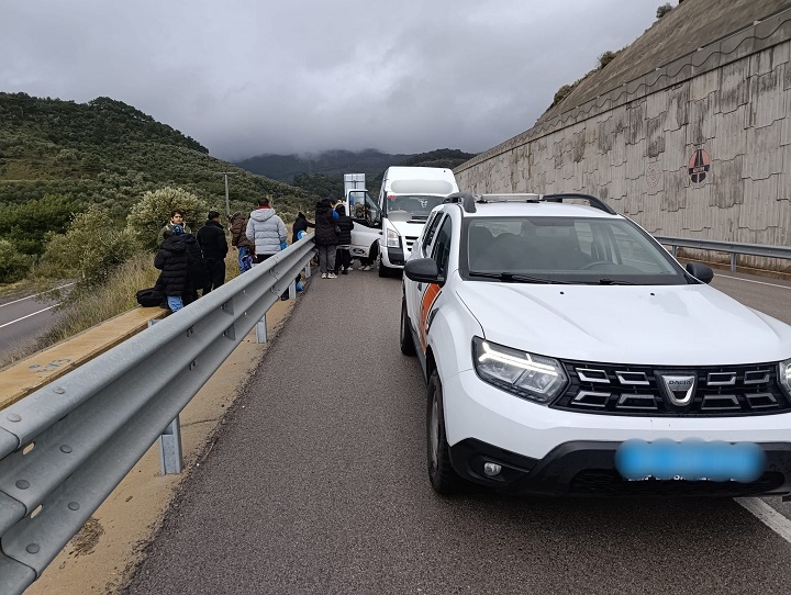 Ayvacık’ta 27 kaçak göçmen yakalandı