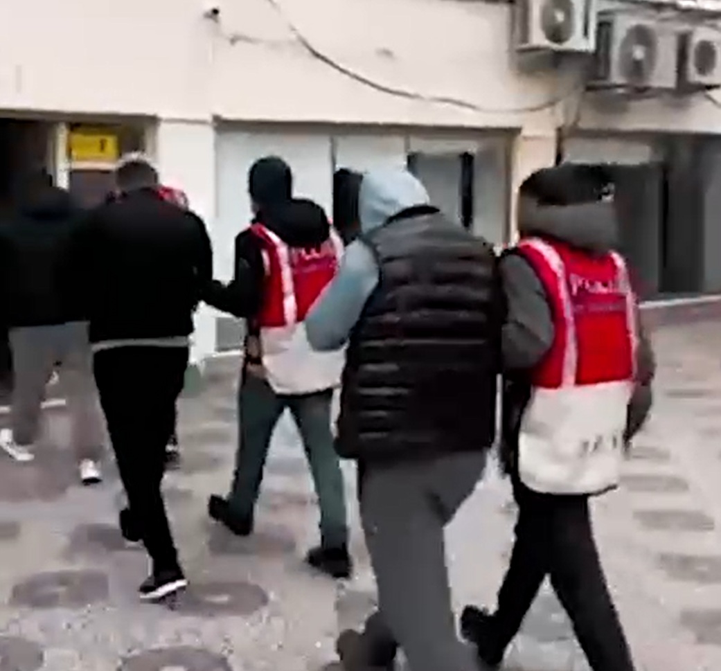 Çanakkale’de 33 kaçak göçmen yakalandı, 5 organizatör tutuklandı