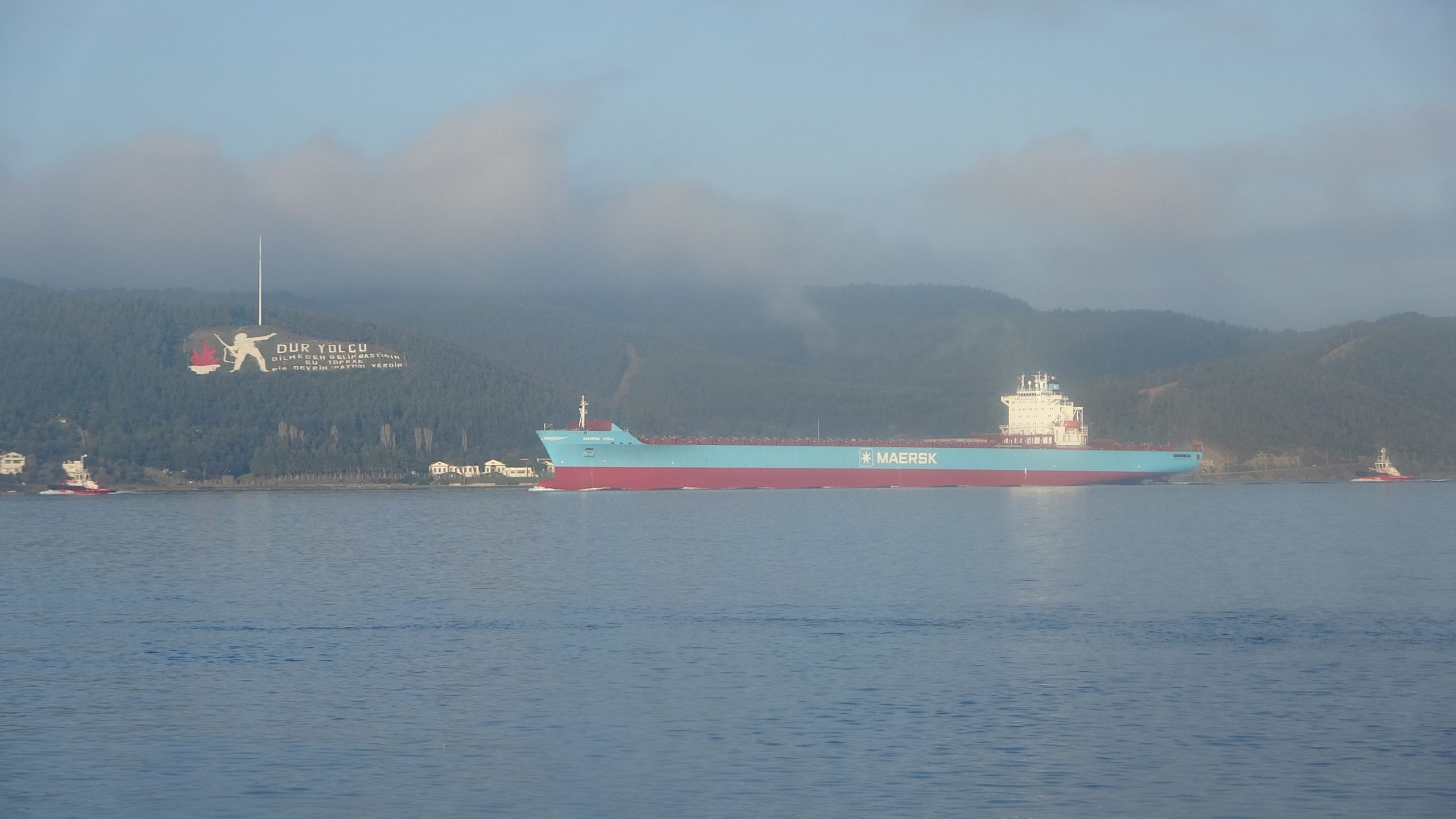 Çanakkale Boğazı’nda konteyner gemisi makine arızası yaptı