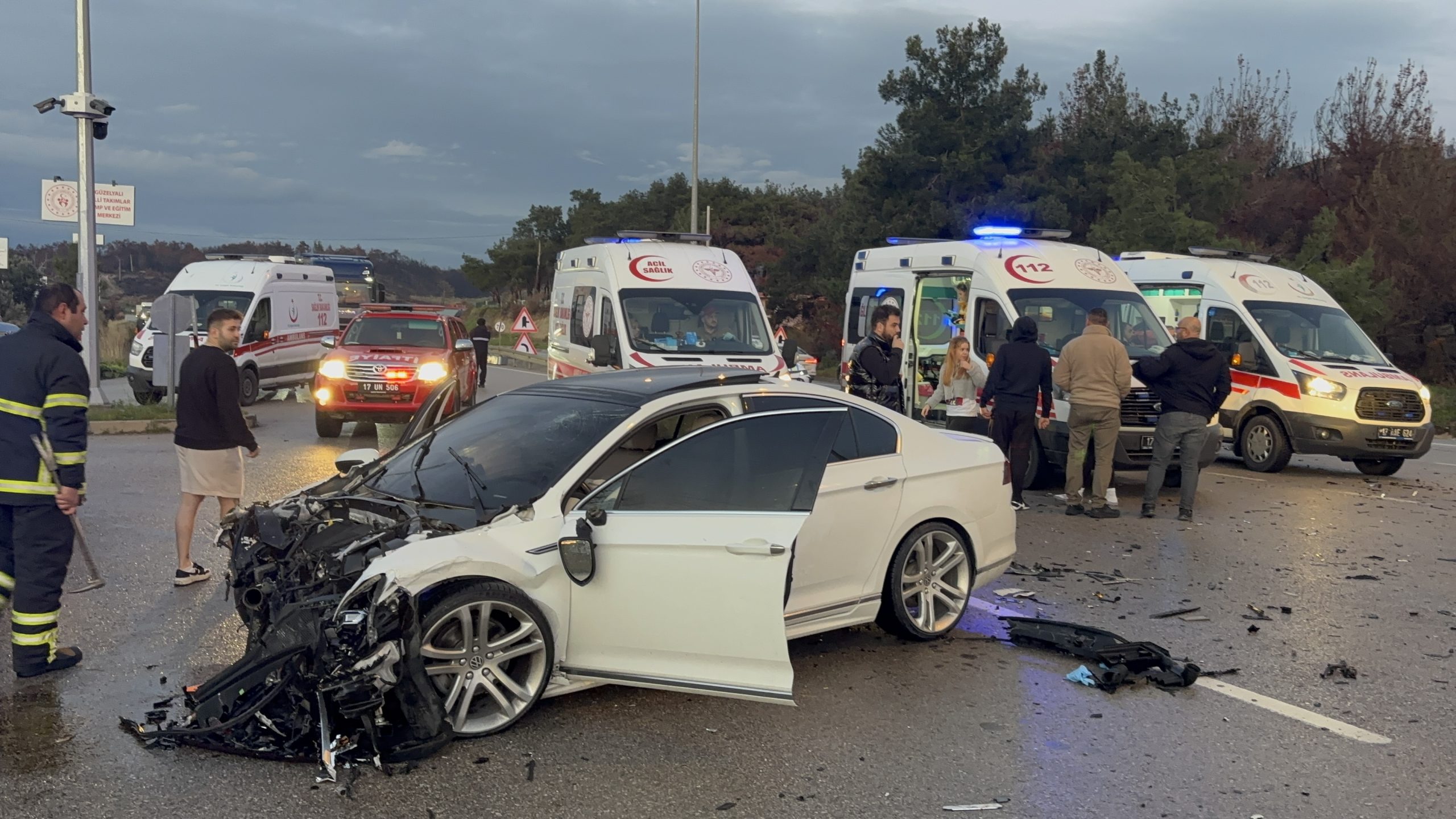 Çanakkale’de 2 otomobil çarpıştı: 5 yaralı