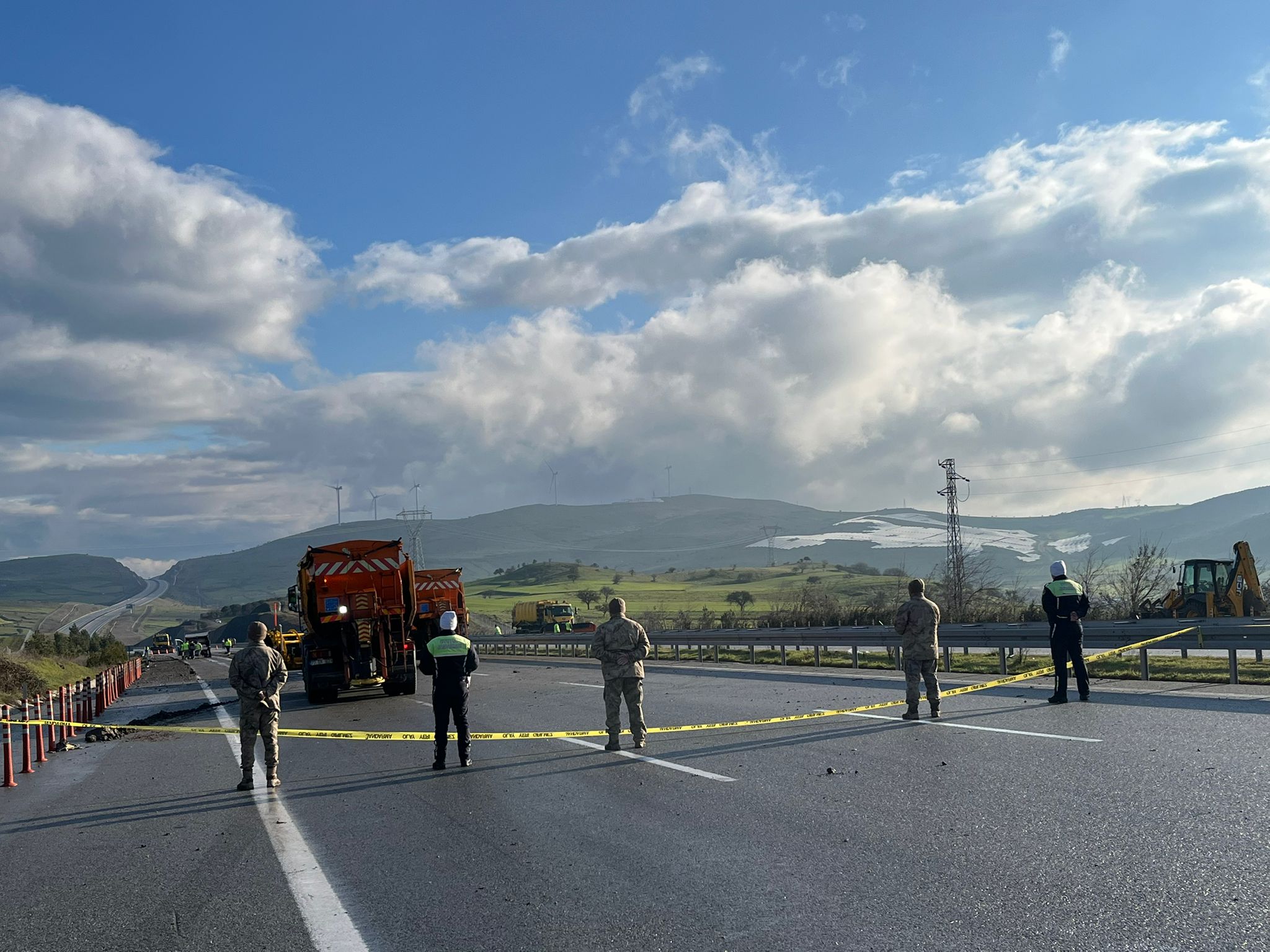 Balıkesir’de F-16 savaş uçağı düştü: 1 asker şehit