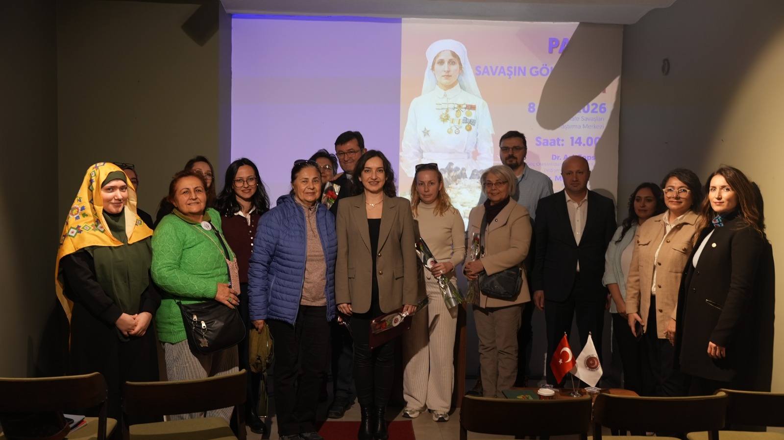 Çanakkale’de “Savaşın Gölgesinde Kadın” Paneli Düzenlendi