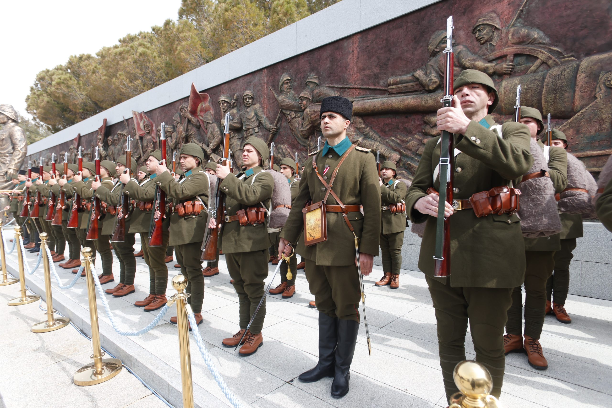 Çanakkale Deniz Zaferi’nin 111’inci yıl dönümü Şehitler Abidesi’nde kutlandı
