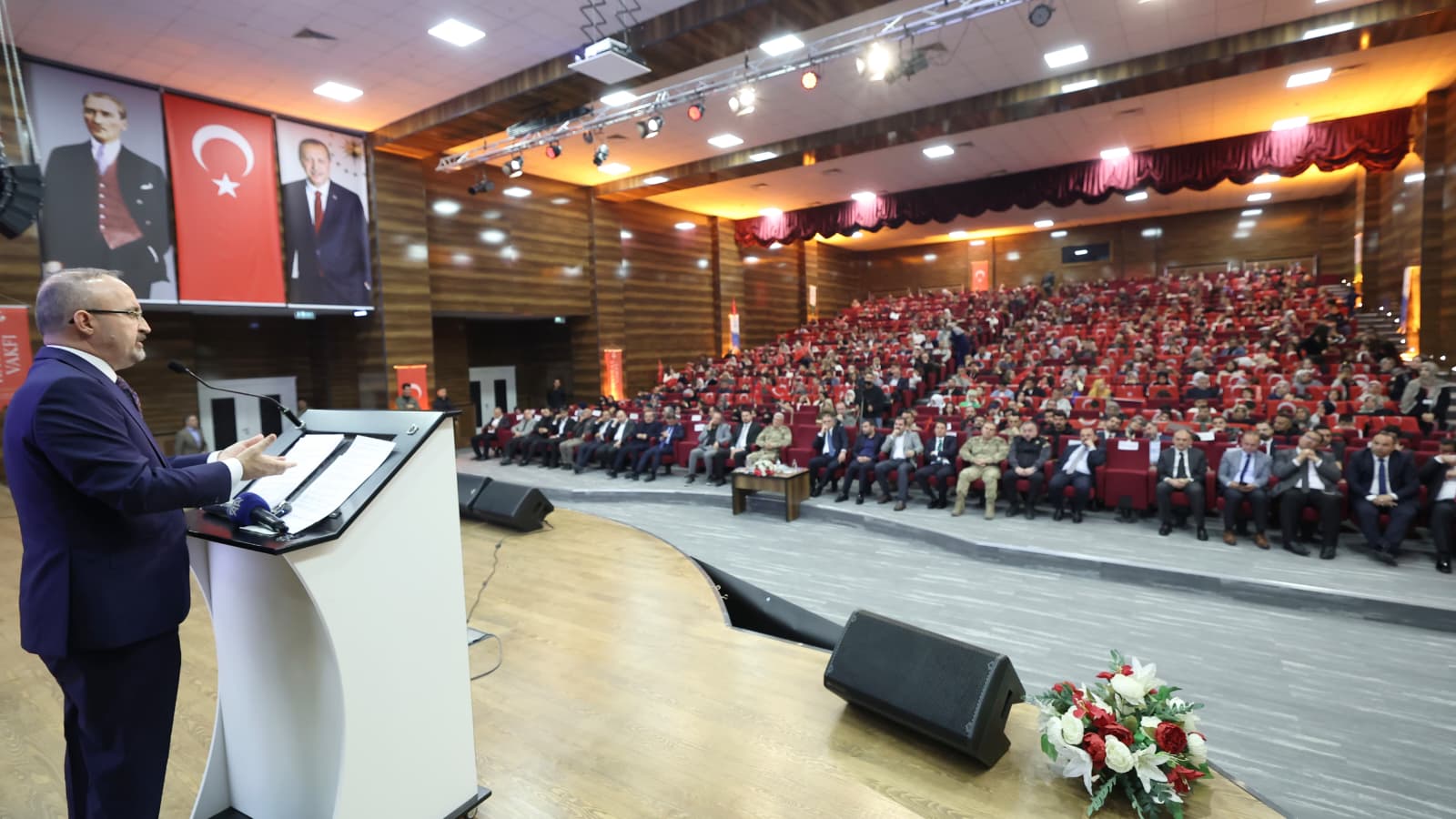 “Aydınlık Yarınlara Kitap Okuma Yarışması Ödül Töreni”nde konuştu.