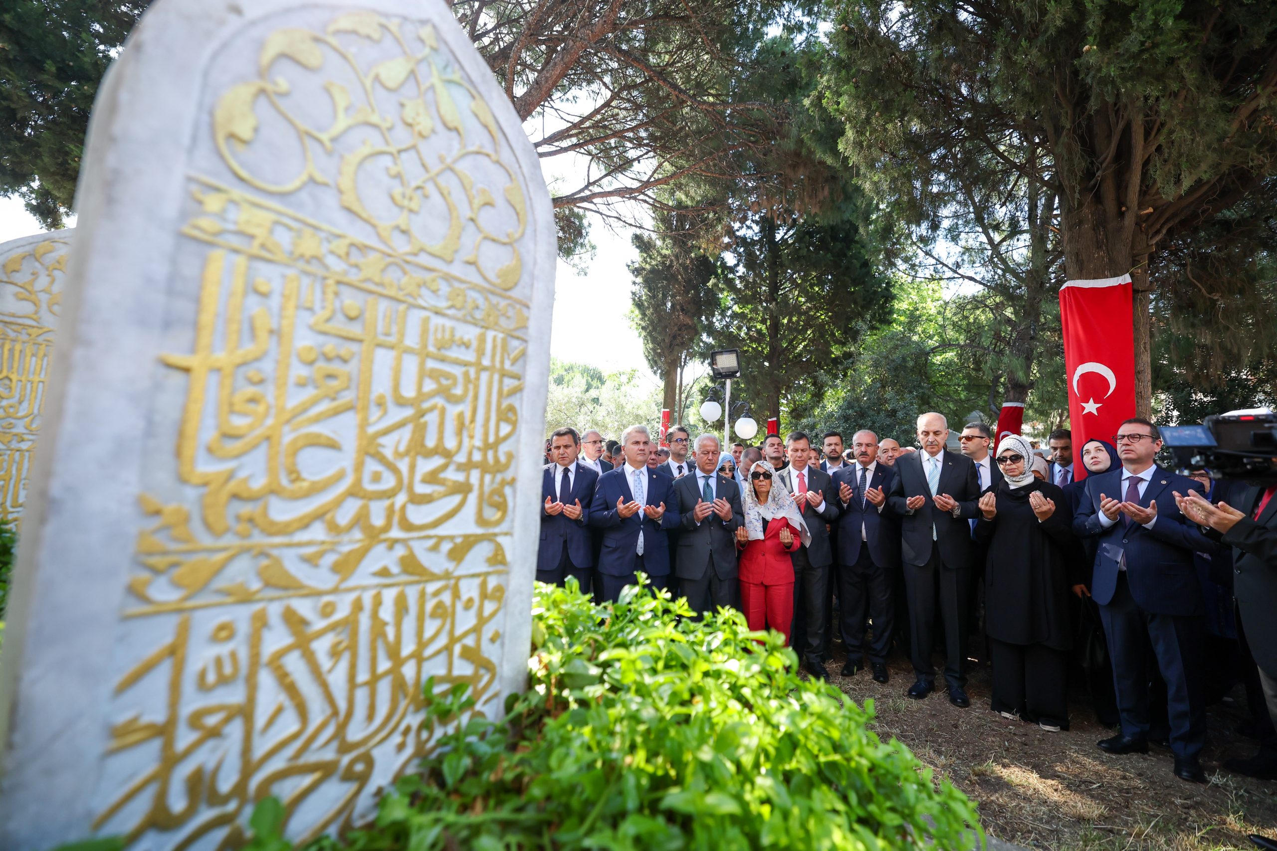TBMM BAŞKANI KURTULMUŞ, ÇANAKKALE’DE GAZİ SÜLEYMAN PAŞA’YI ANMA TÖRENİNE KATILDI